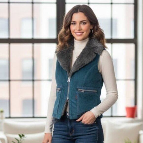 Levi’s Vest Sample Garment Blue Corduory Faux Fur Lined Womens Size M - Picture 1 of 11